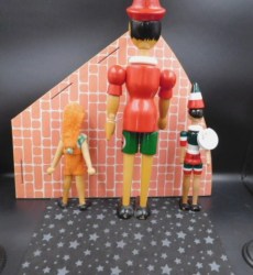 3 pinocchios back